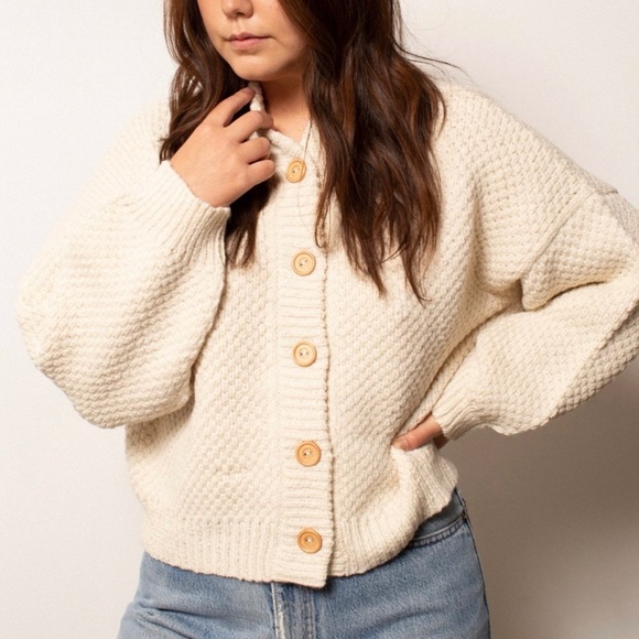 WOL HIDE Box Bomber in Bone - Picture 1 of 13